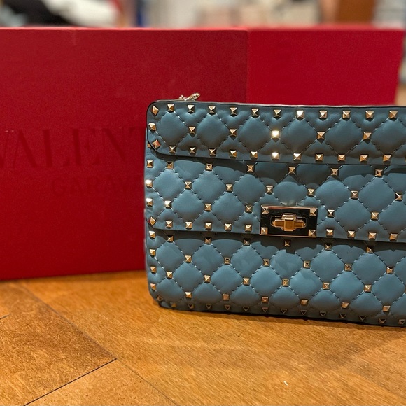 AUTHENTIC VALENTINO GARAVANI
Nappa Medium Rockstud Spike Shoulder Bag - Picture 5 of 10